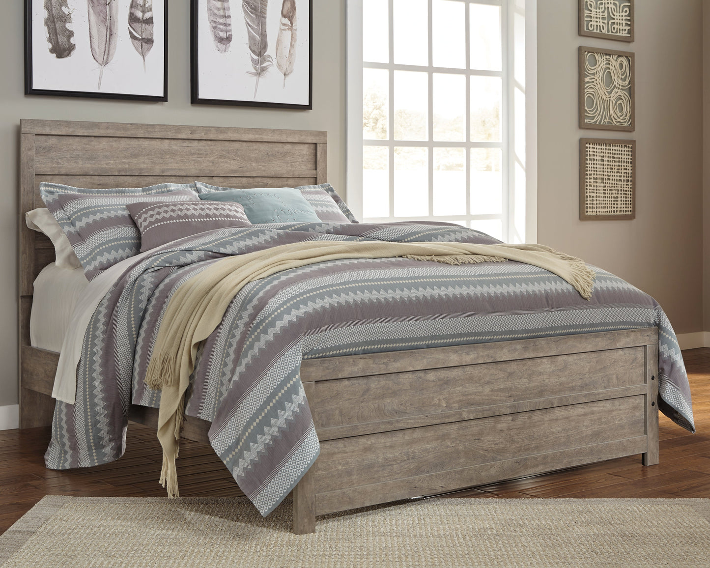 Culverbach Queen Bed with Mirrored Dresser and 2 Nightstand