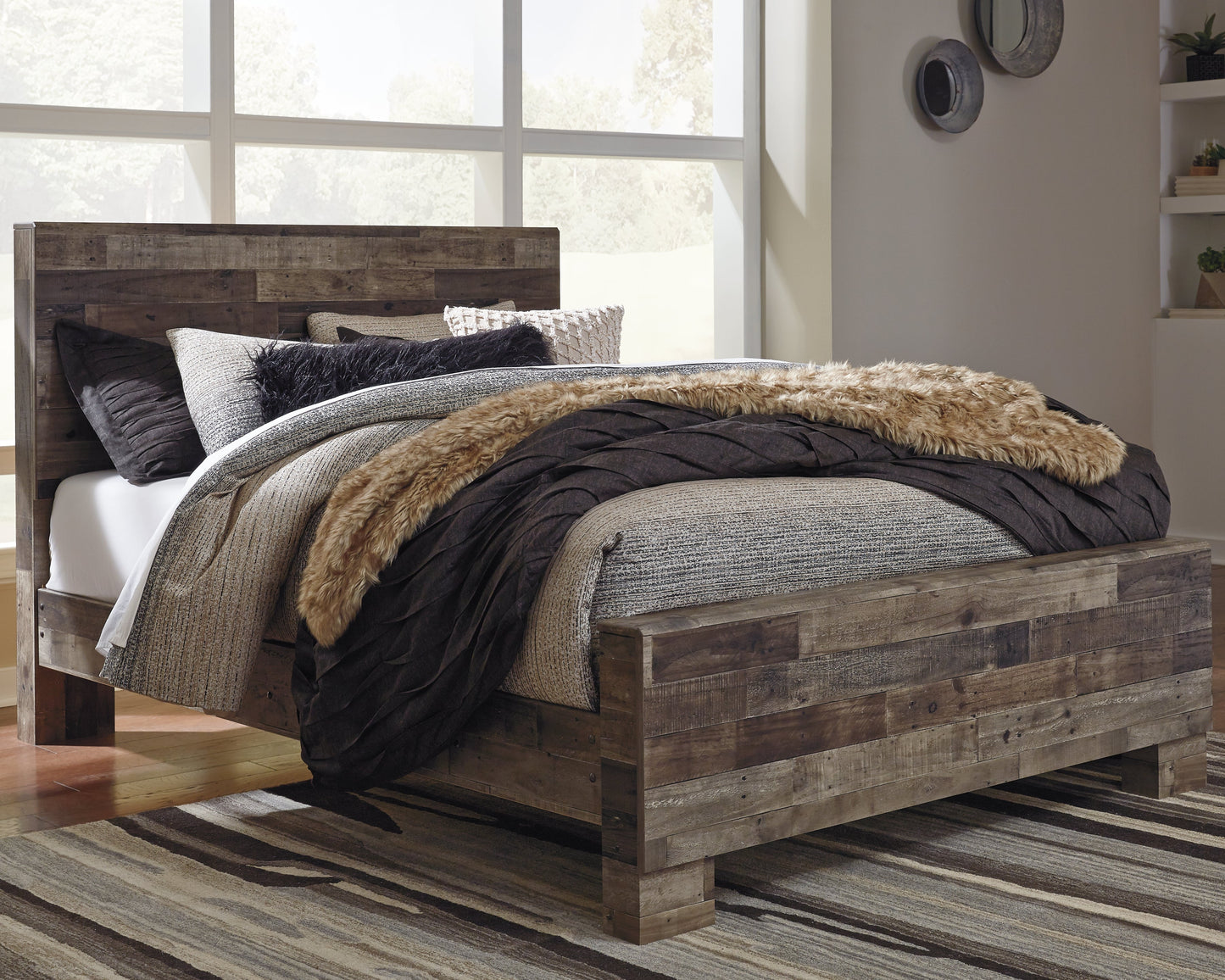 Derekson Queen Bed with Mirrored Dresser and Nightstand