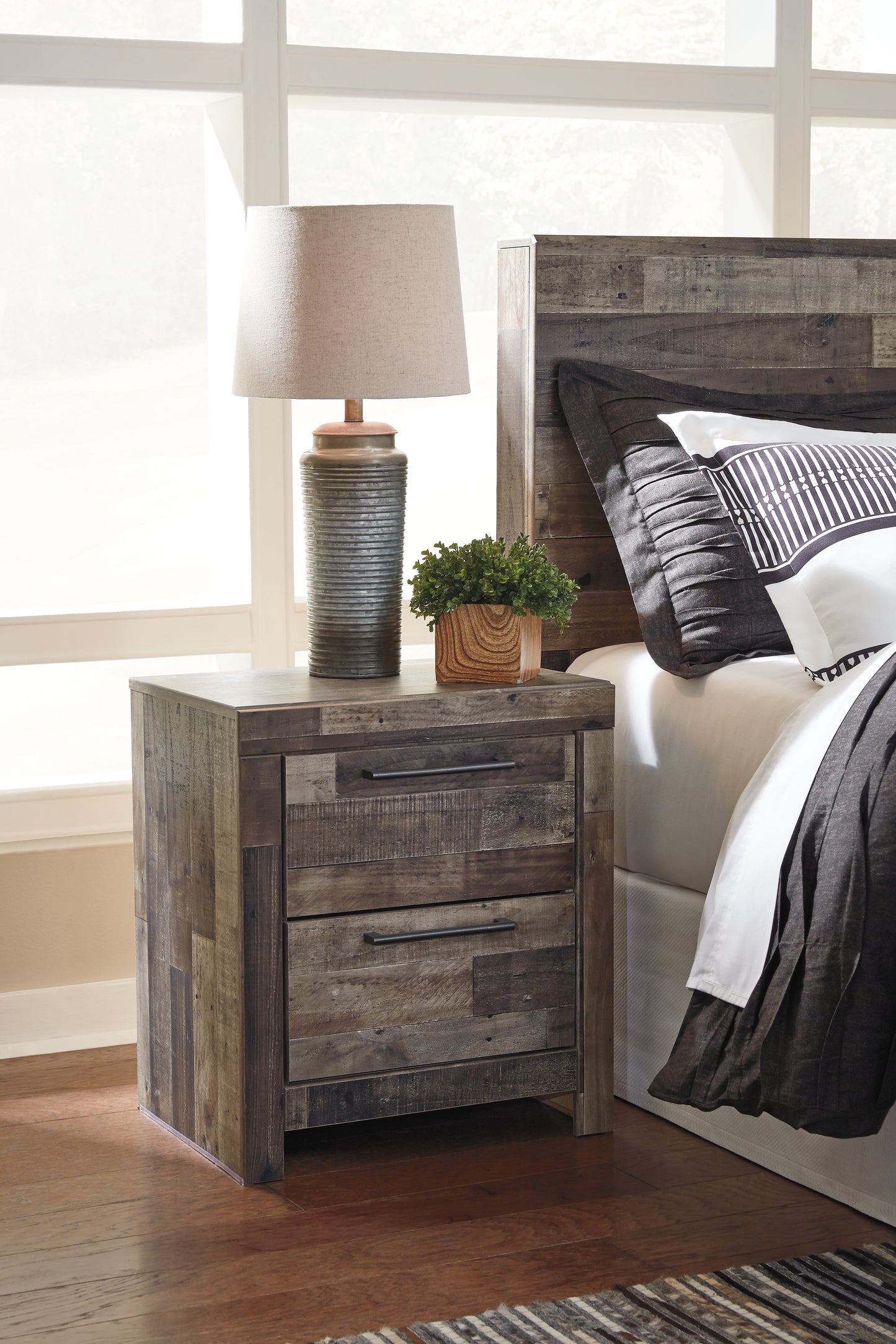 Derekson Queen Panel Storage Bed, Dresser and 2 Nightstands