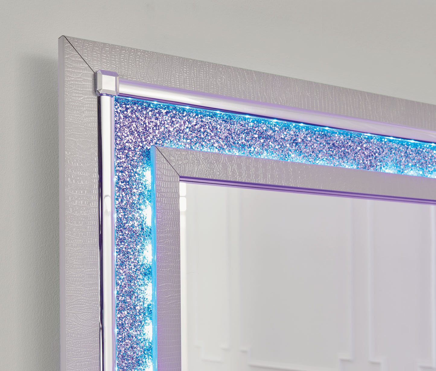 Zyniden Dresser and Mirror