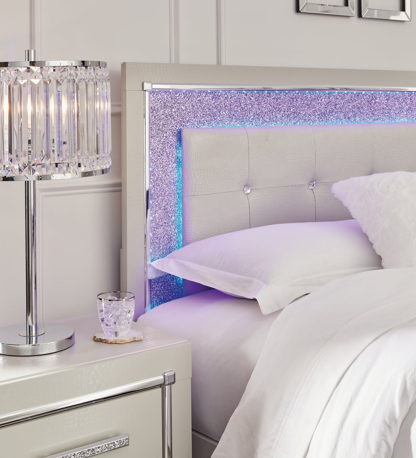 Zyniden Queen Upholstered Panel Bed