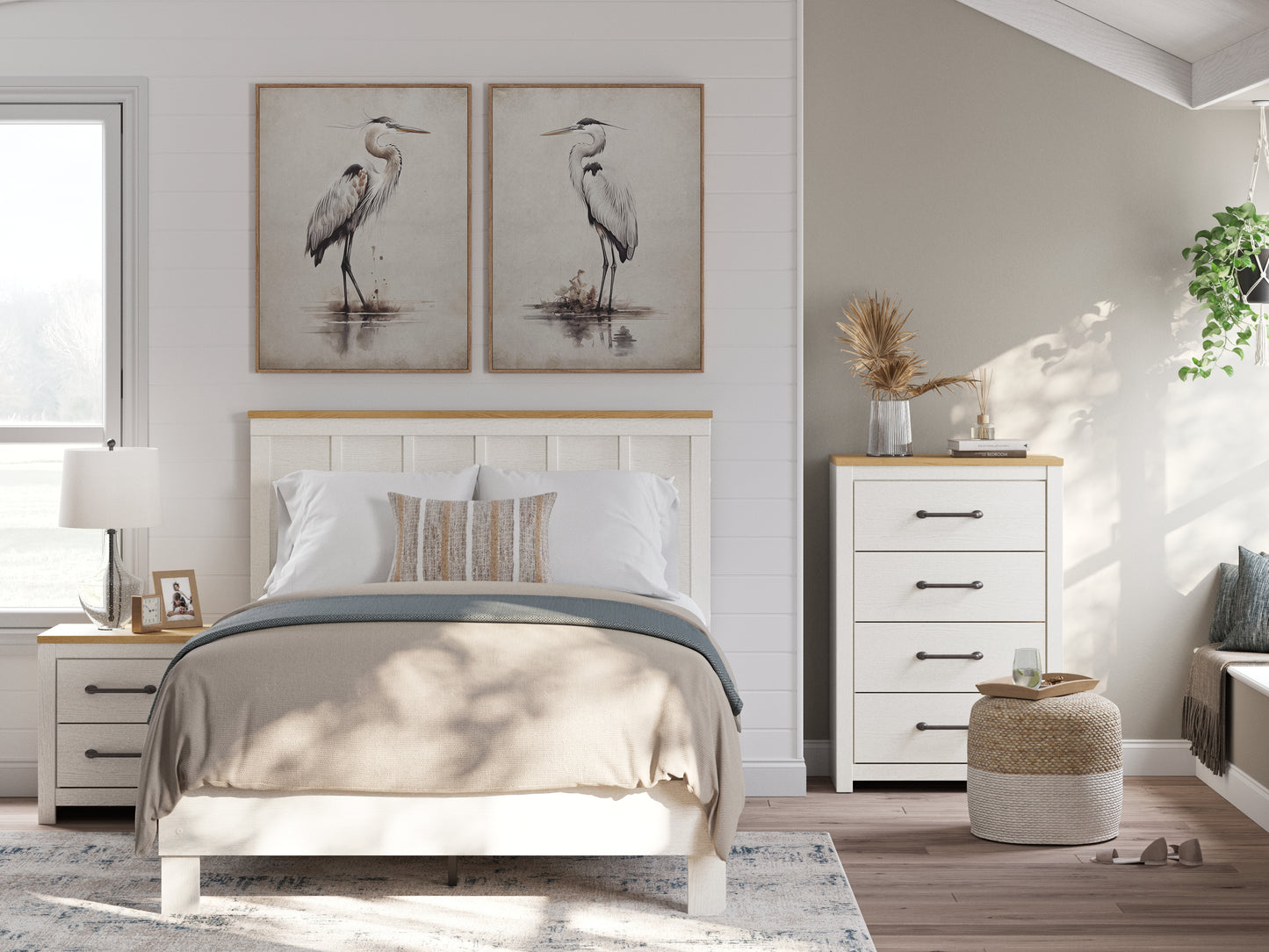 Linnocreek Queen Panel Headboard, Dresser and Mirror
