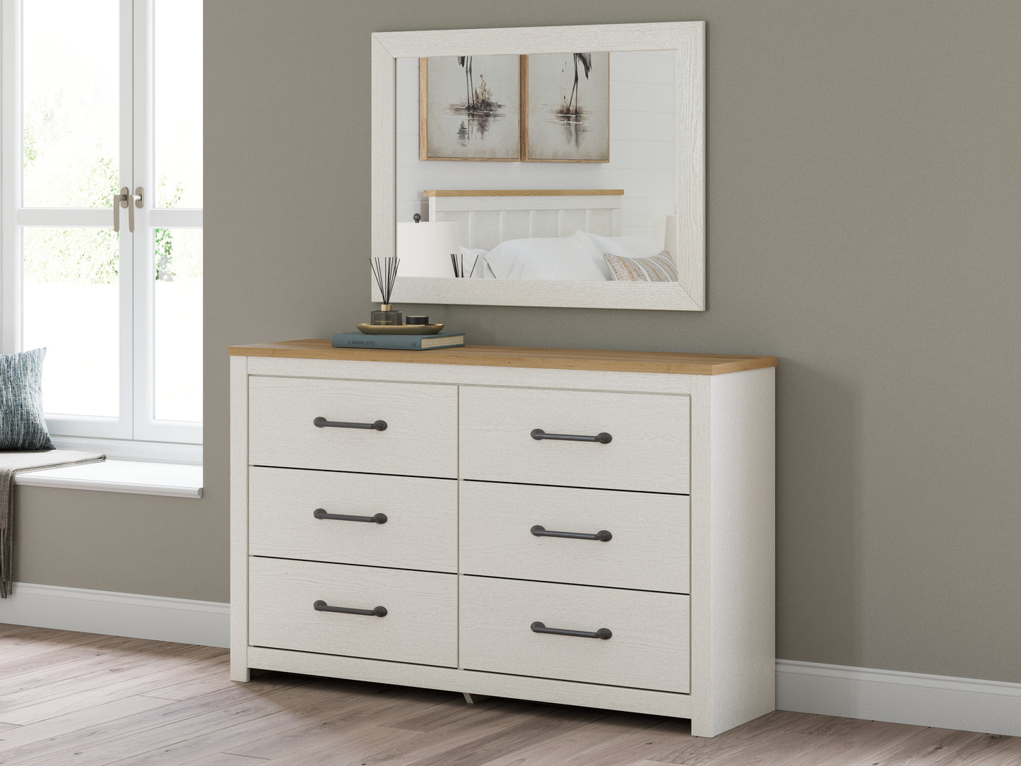 Linnocreek King Panel Headboard, Dresser and Mirror