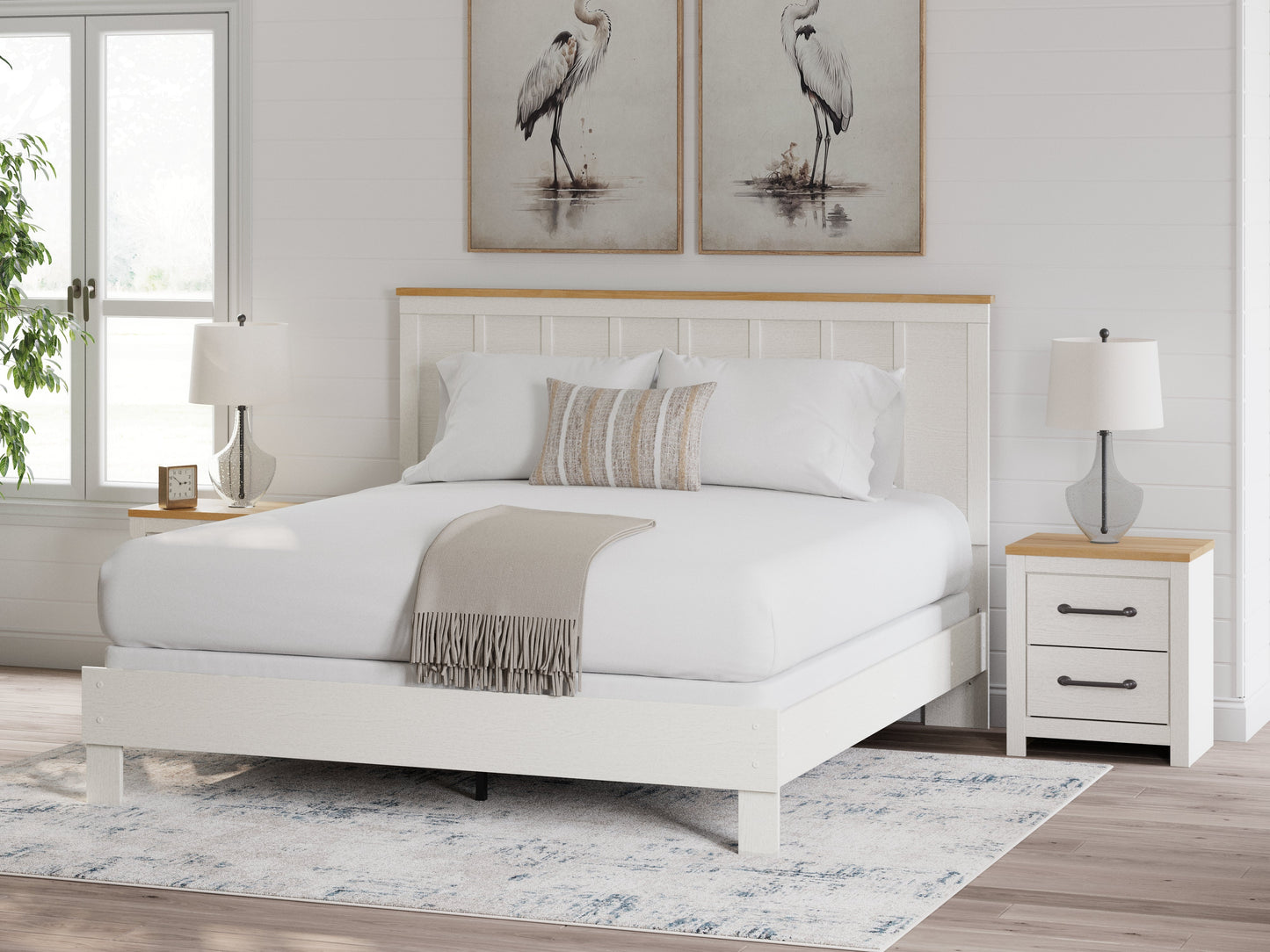 Linnocreek King Panel Bed, Dresser and Mirror