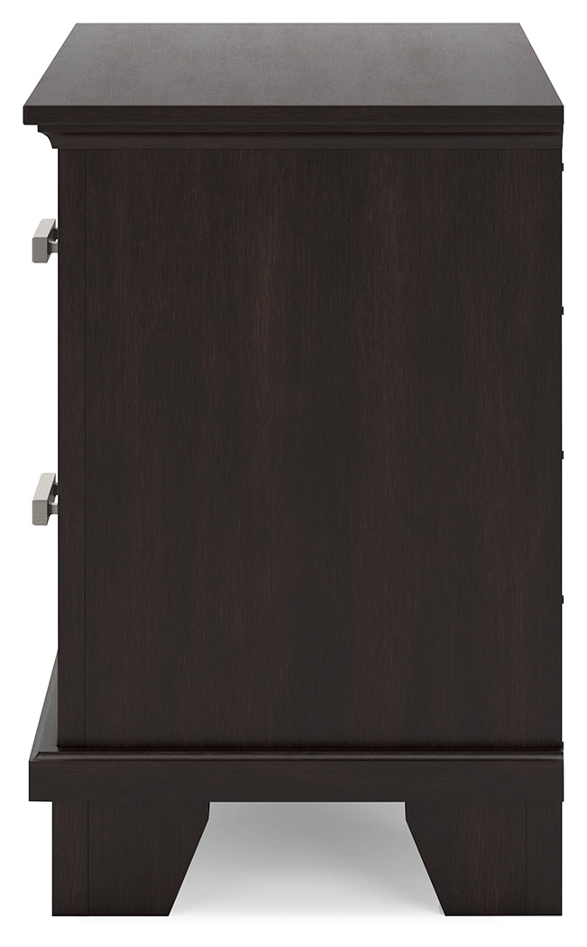 Covetown Queen Panel Bed and Nightstand