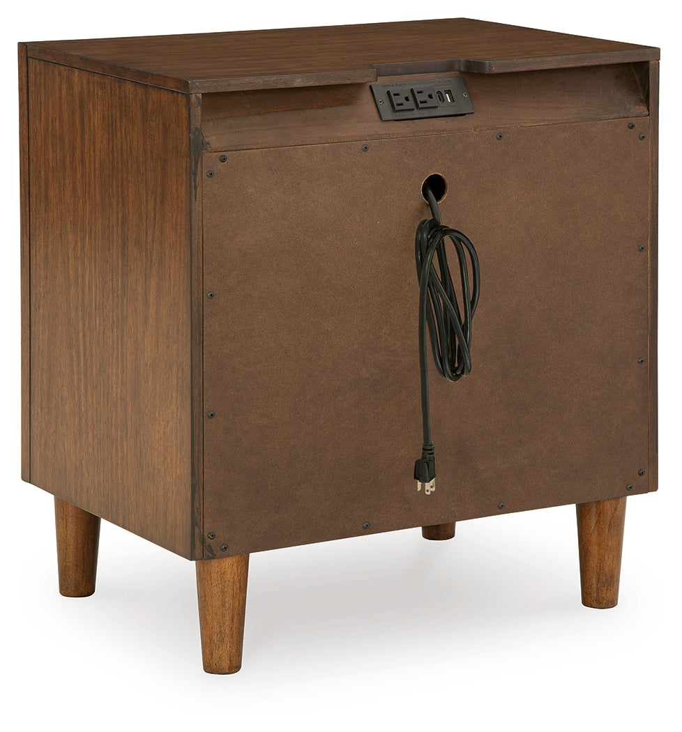 Lyncott King Upholstered Bed, Chest and Nightstand
