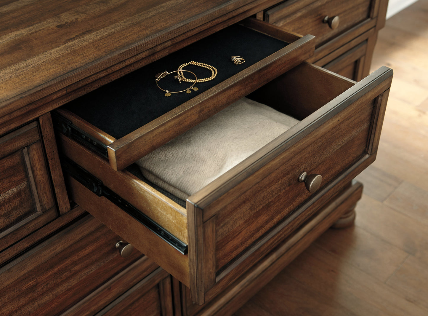 Flynnter King Panel Bed, Dresser, Mirror, and Nightstand