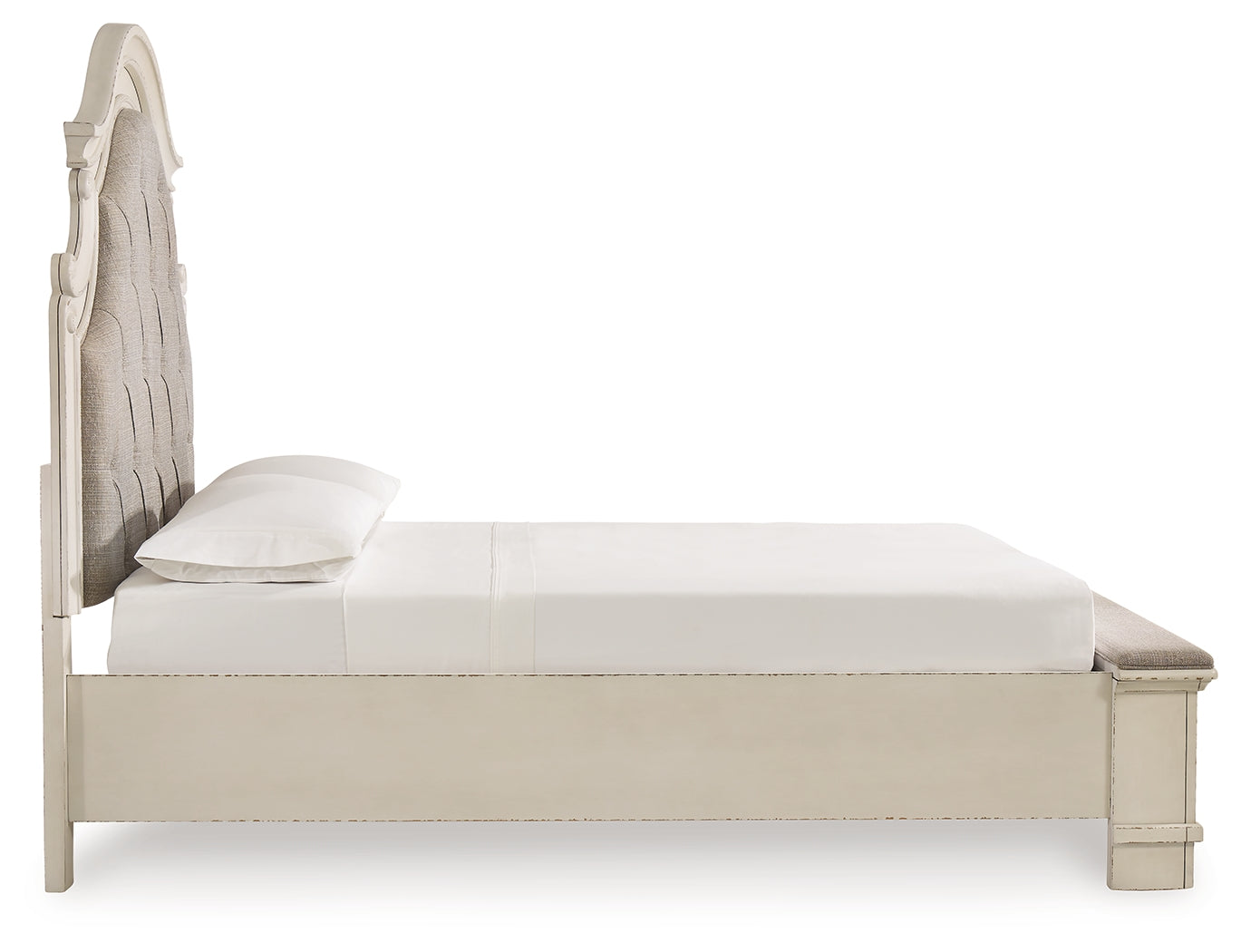 Realyn Queen Panel Bed, Dresser, Mirror and 2 Nightstands