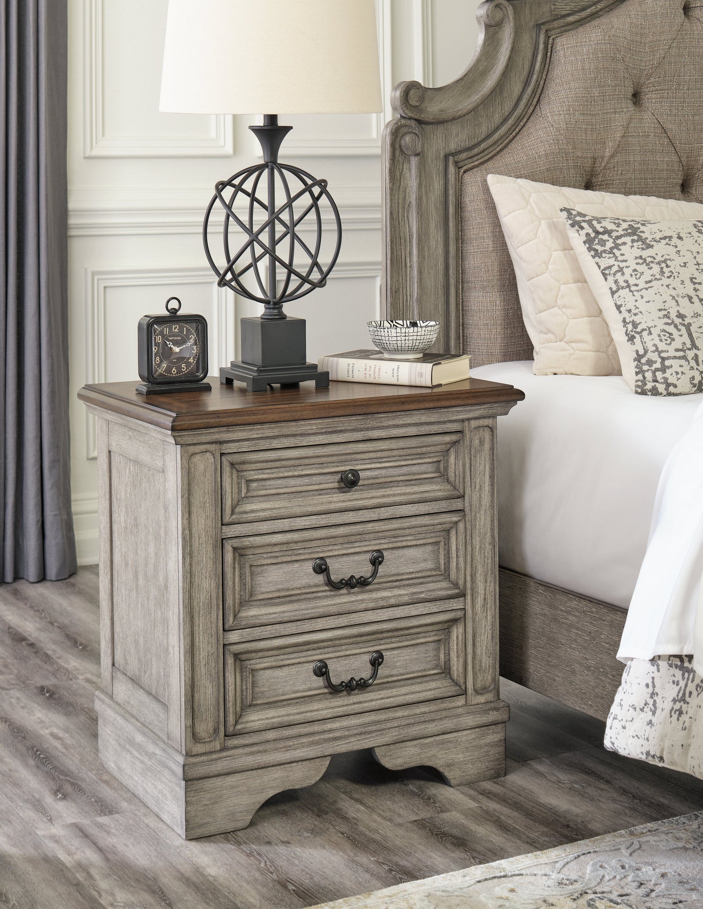 Lodenbay Queen Upholstered Panel Bed, Dresser, Mirror and 2 Nightstands