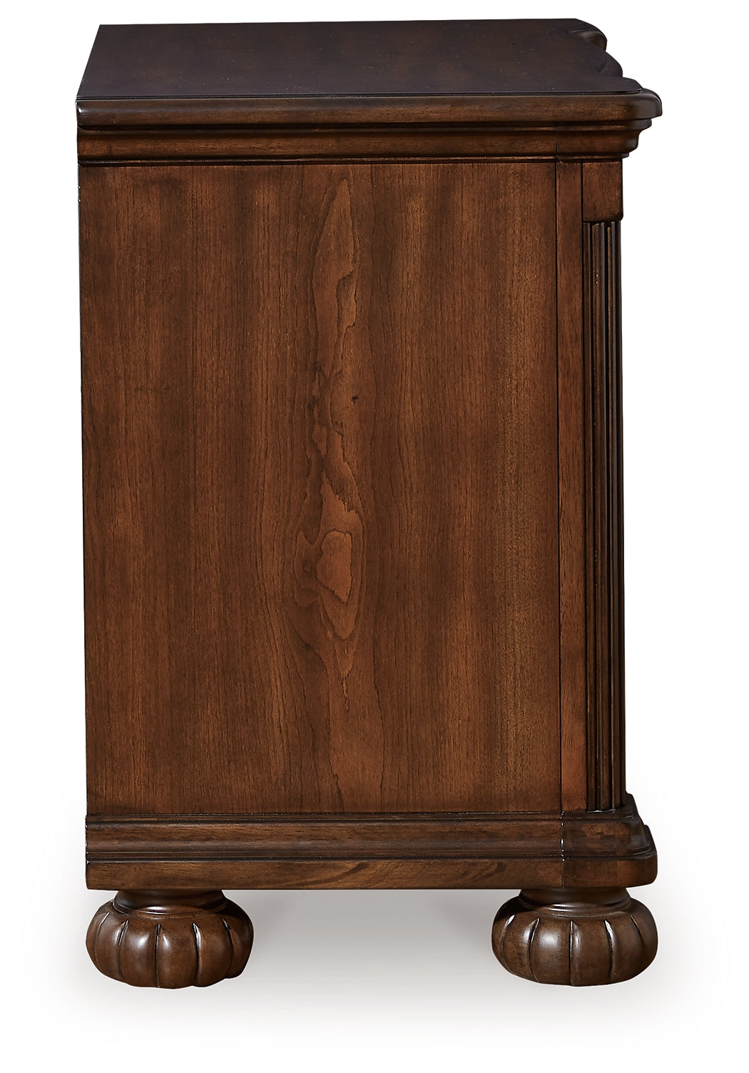 Lavinton Queen Poster Bed, Dresser, Mirror, Chest and 2 Nightstands