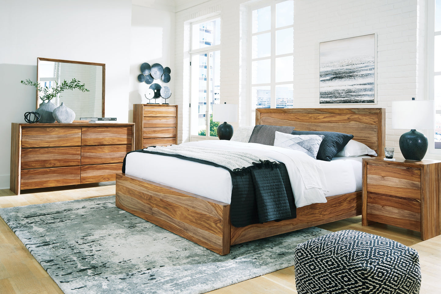 Dressonni King Panel Bed, Dresser and Mirror