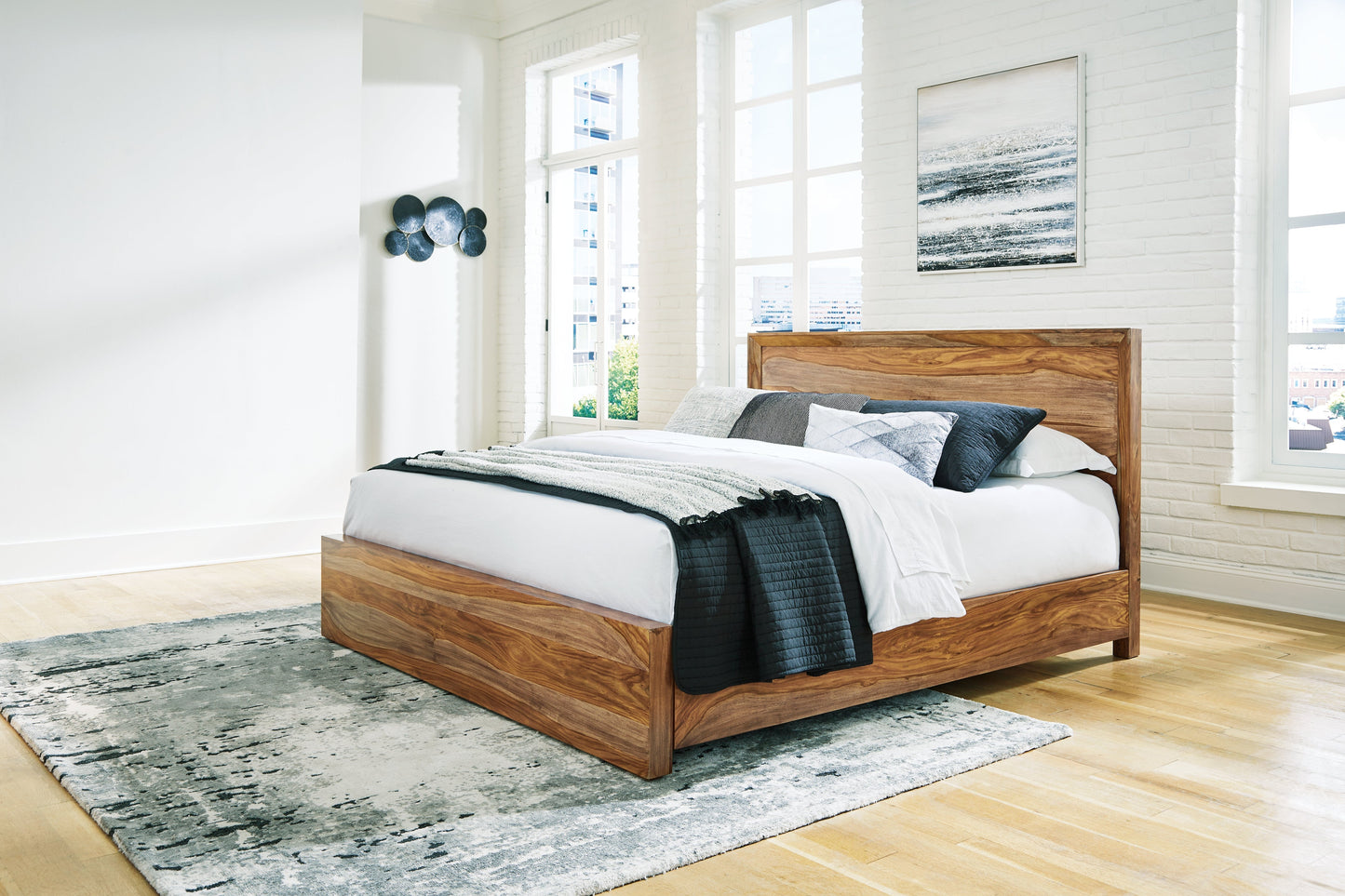 Dressonni King Panel Bed, Dresser and Mirror