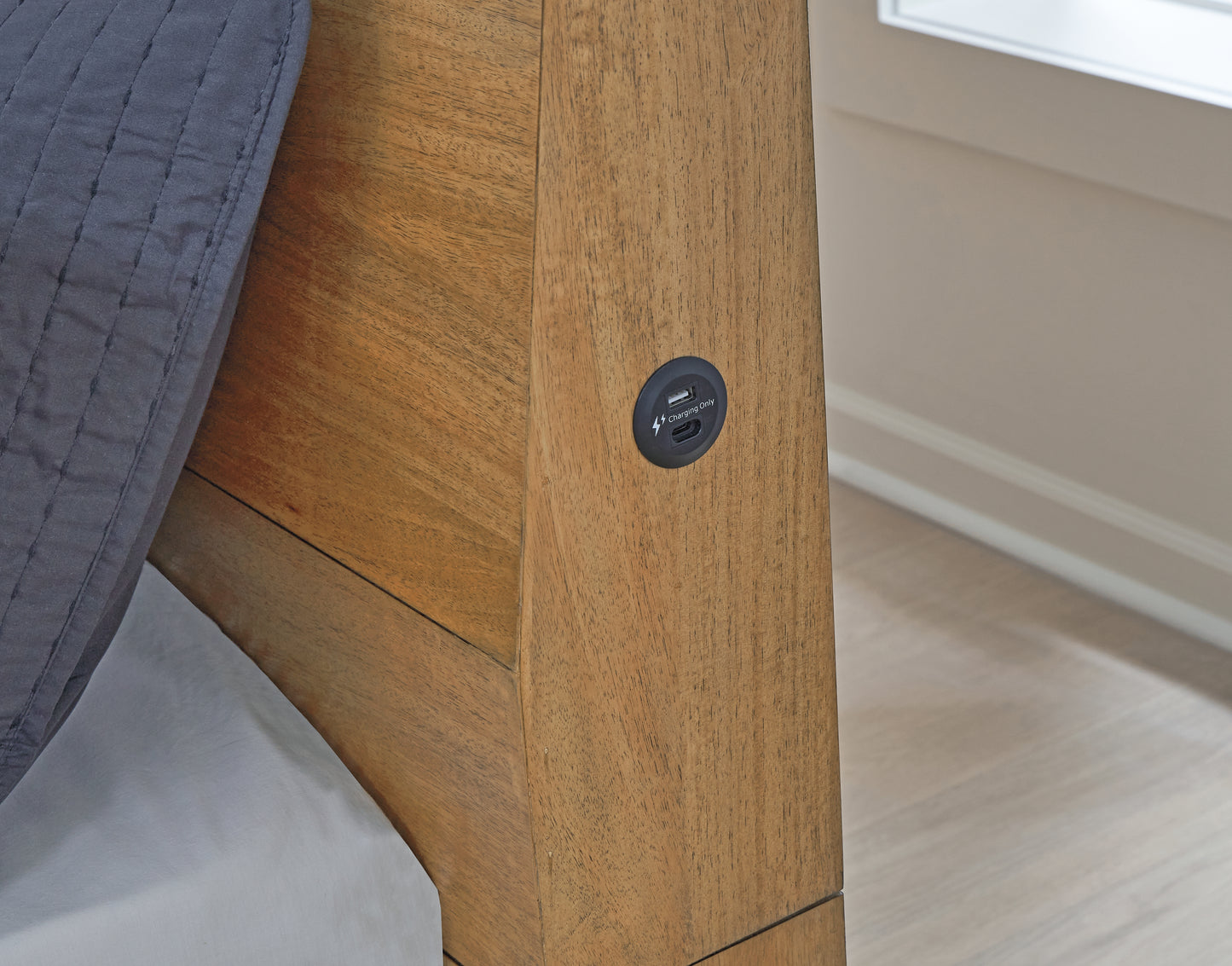 Sherbana Queen Panel Bed