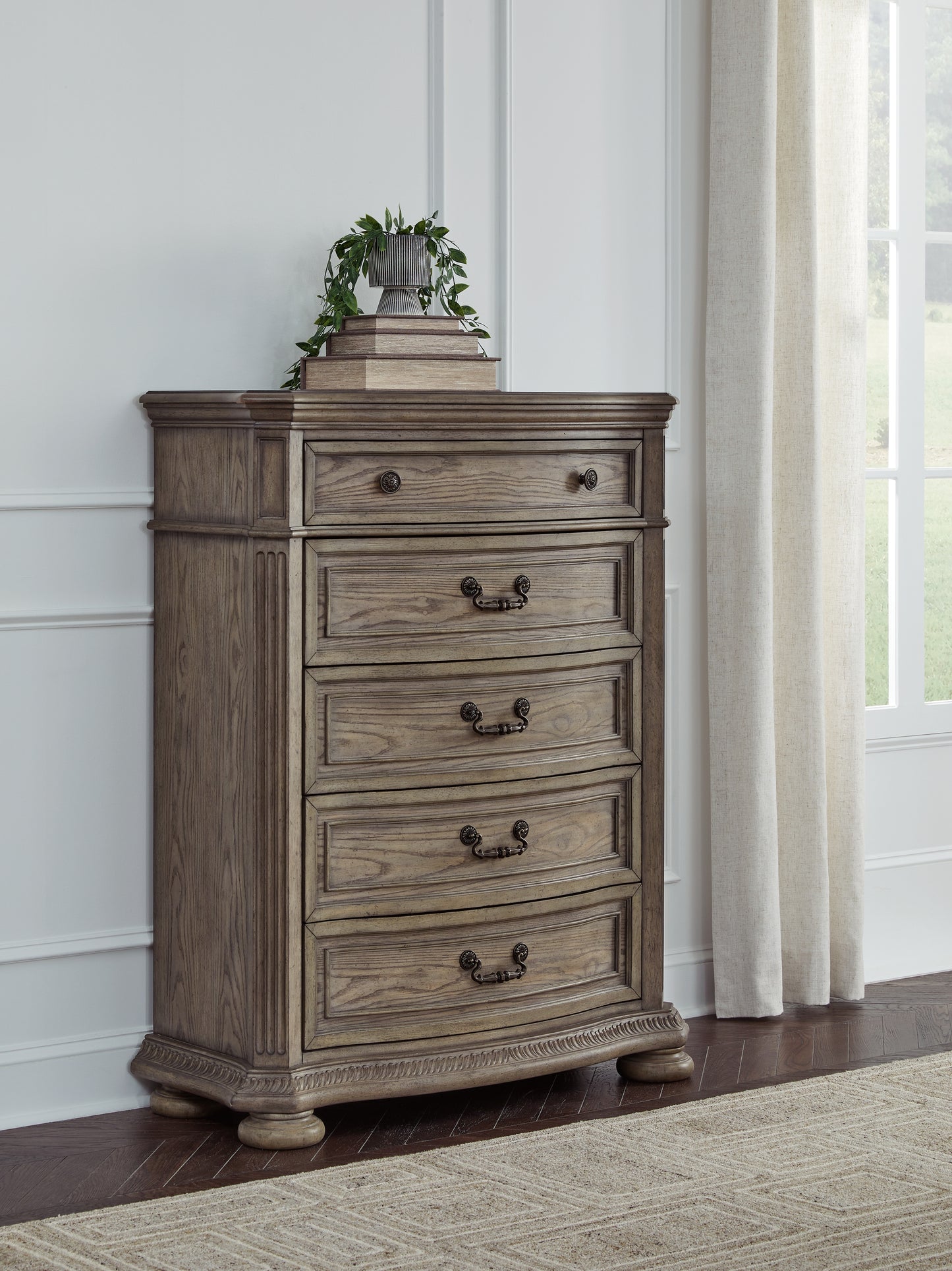 Ardenfield California King Sleigh Bed, Chest and Nightstand
