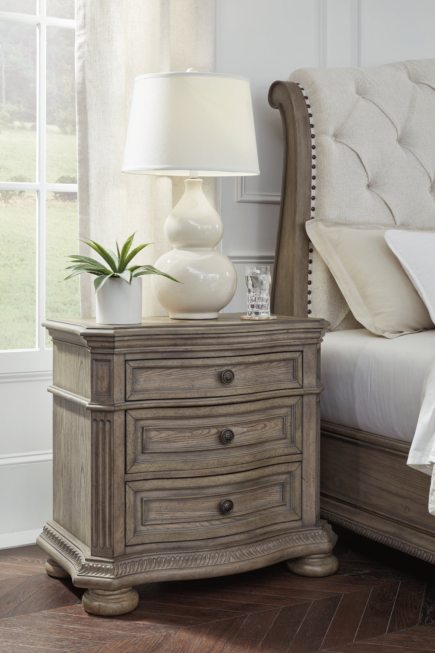 Ardenfield California King Sleigh Bed, Chest and Nightstand