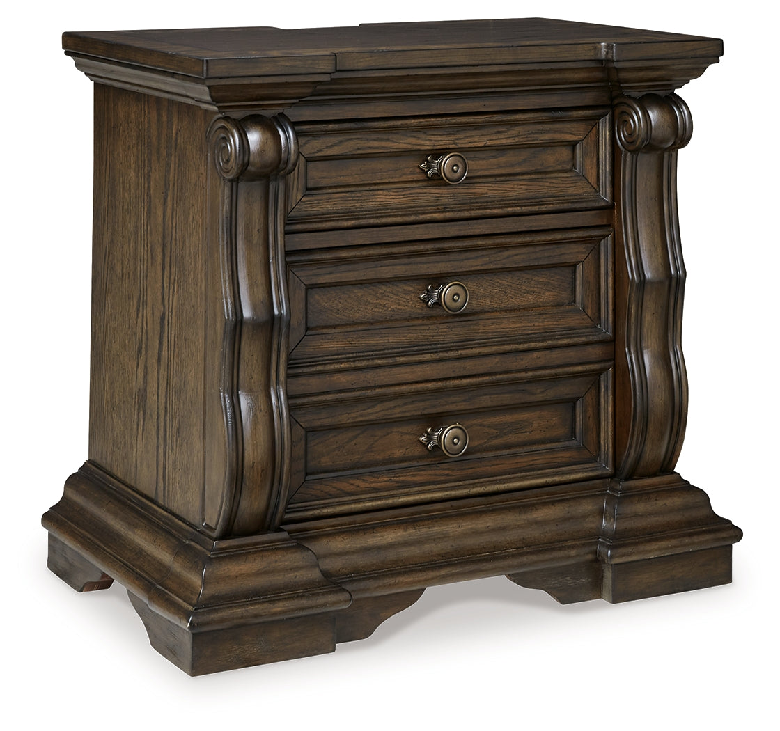 Maylee Queen Panel Bed, Dresser, Mirror, Chest and 2 Nightstands
