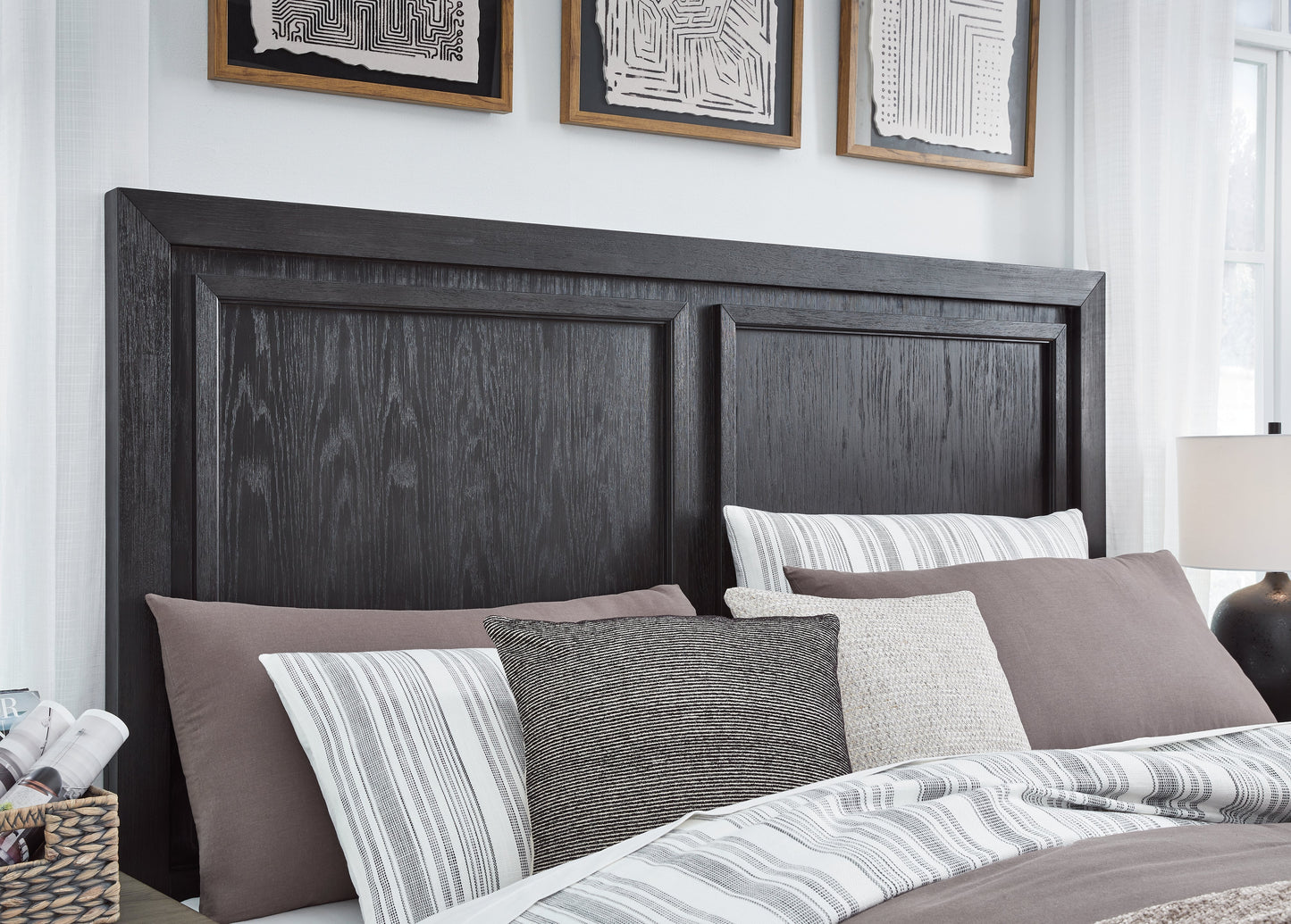 Foyland King Panel Storage Bed