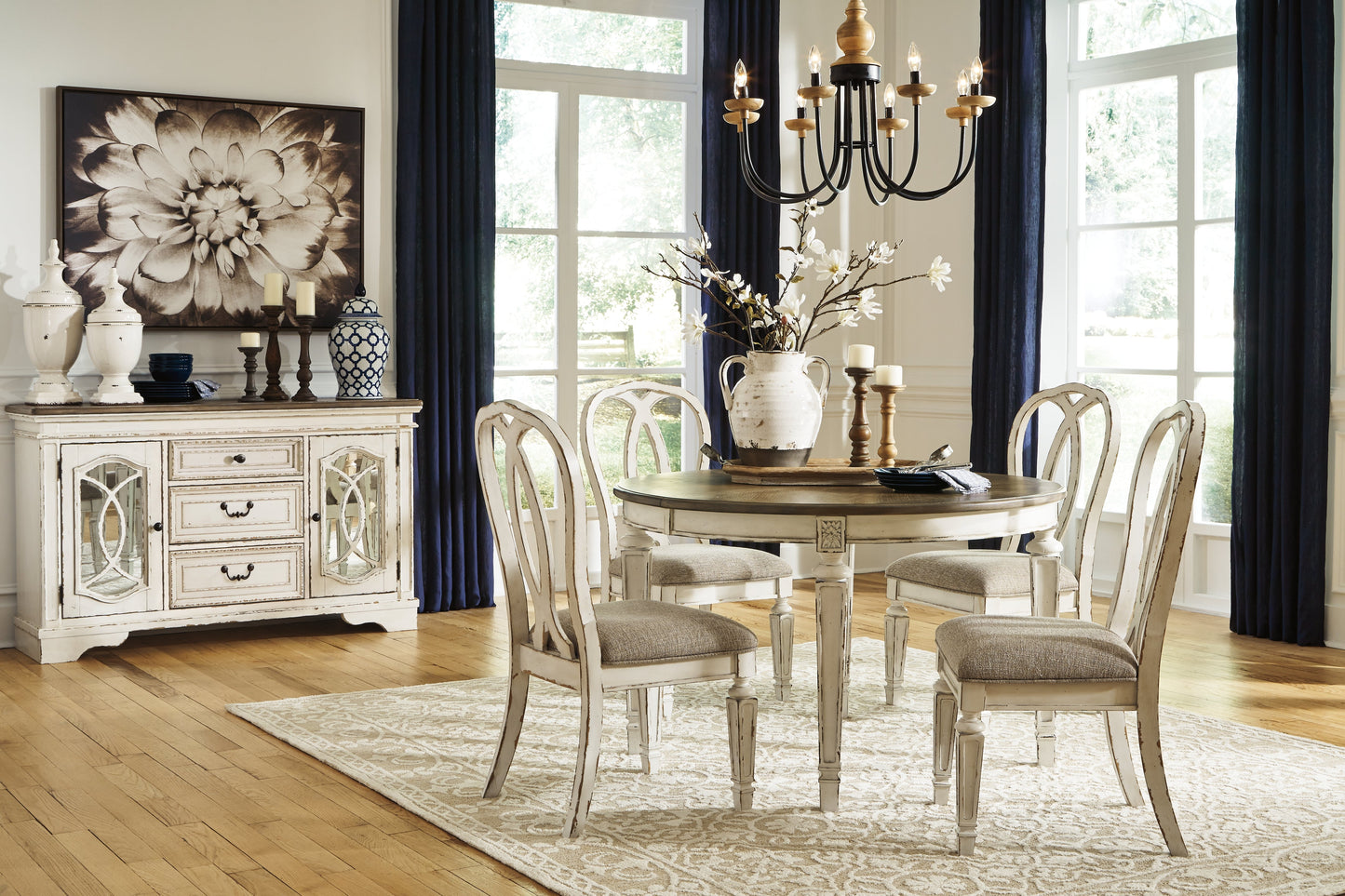 Realyn Dining Chair (Set of 2)