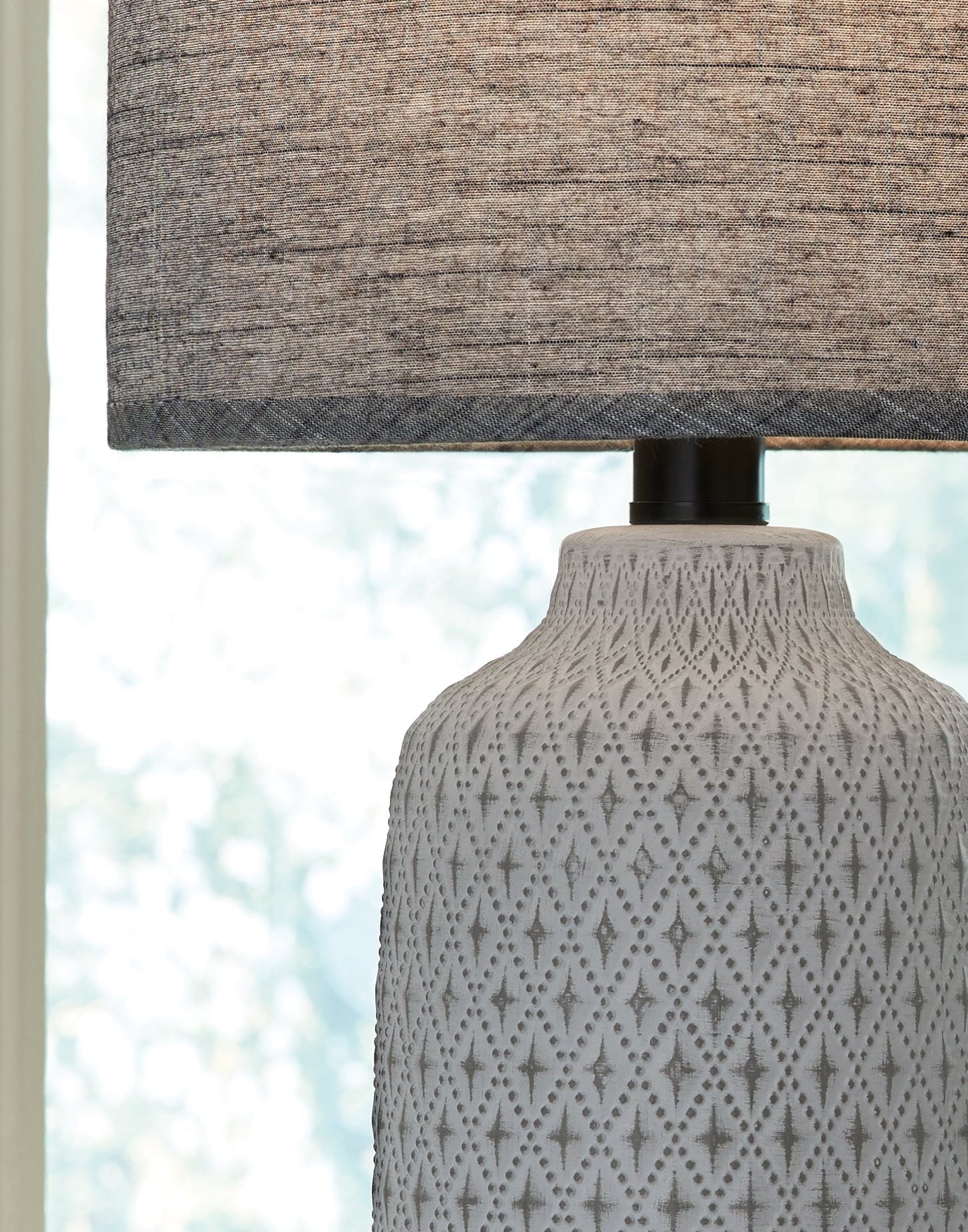 Donnford Table Lamp (Set of 2)