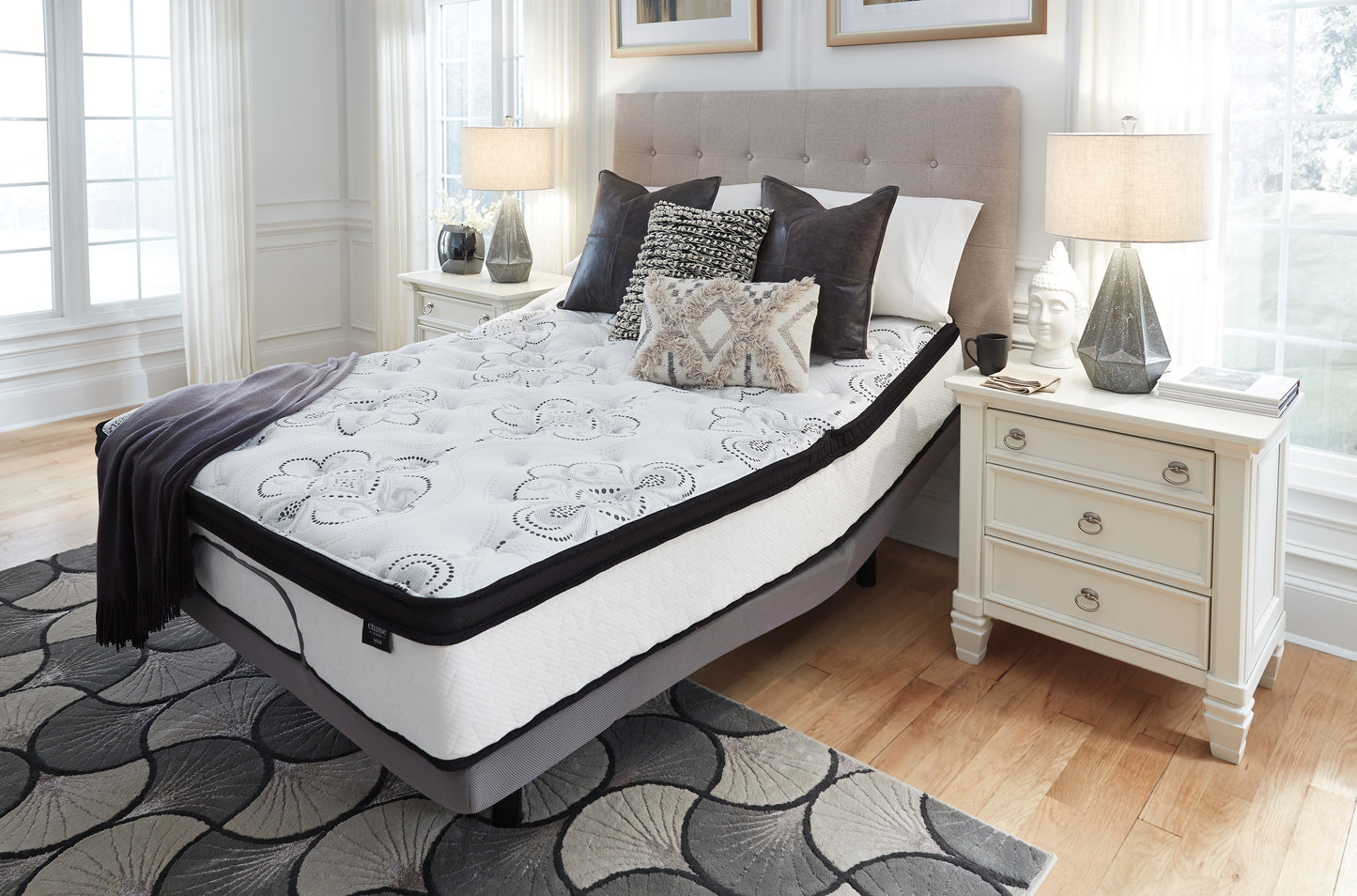Chime 12 Inch Hybrid Queen Mattress in a Box
