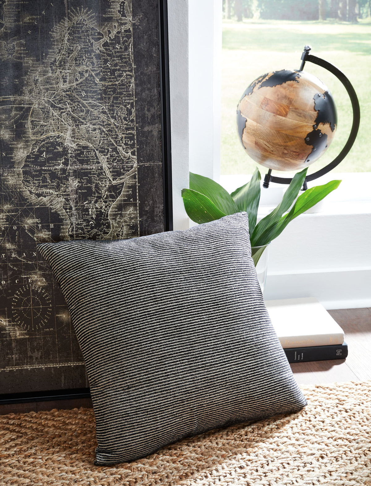 Edelmont - Pillow (Set of 4) - Black / Linen