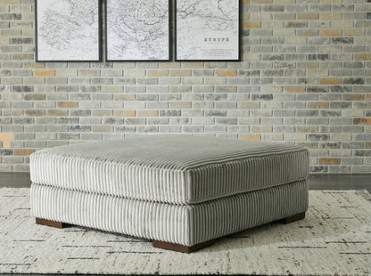 Lindyn 3-Piece Sectional with Ottoman
