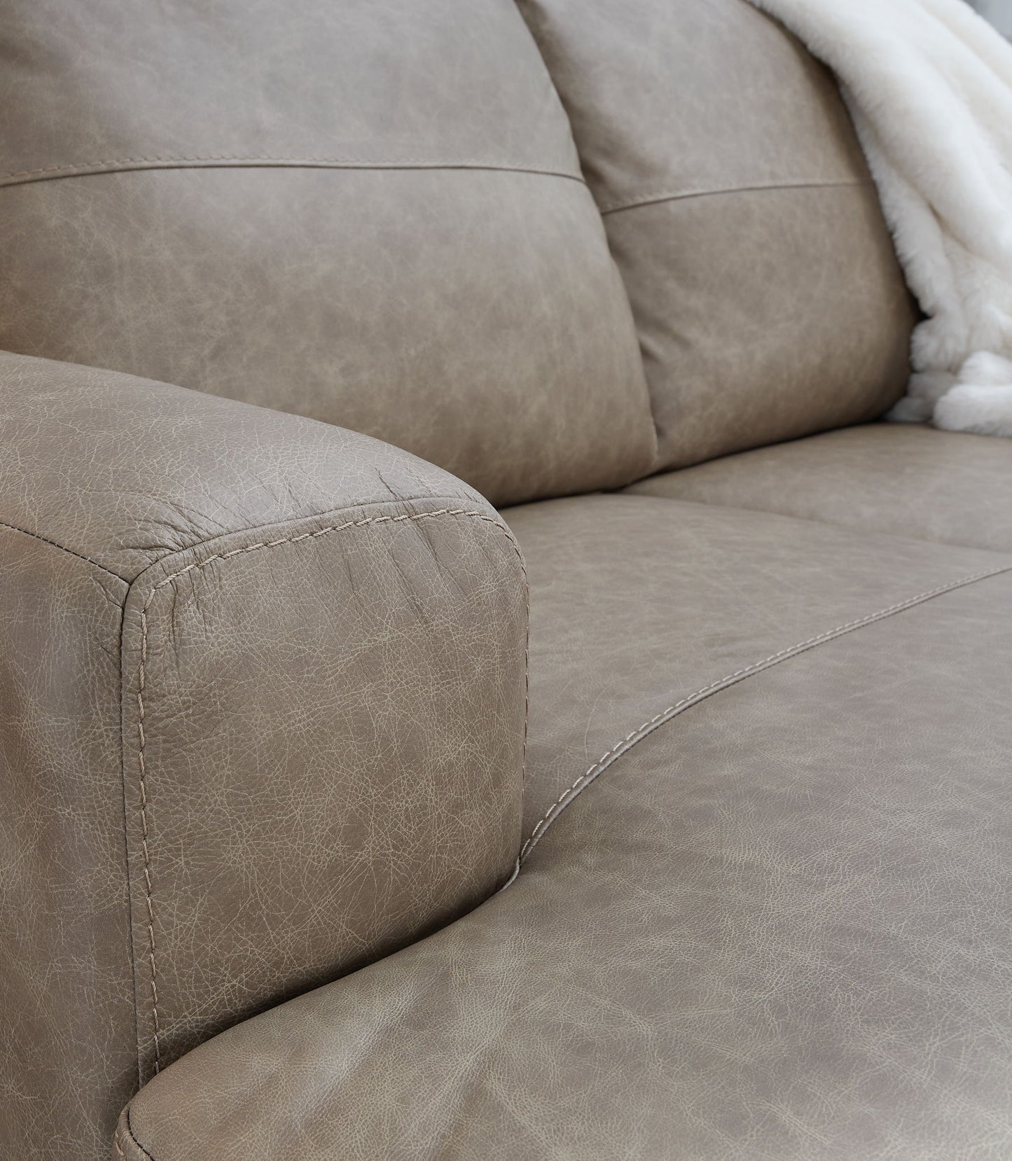 Amuleto - 2-Piece Sectional With Raf Corner Chaise - Leather Match - Desert