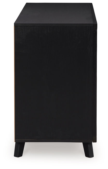 Danziar Queen Panel Bed, 2 Dressers and Nightstand