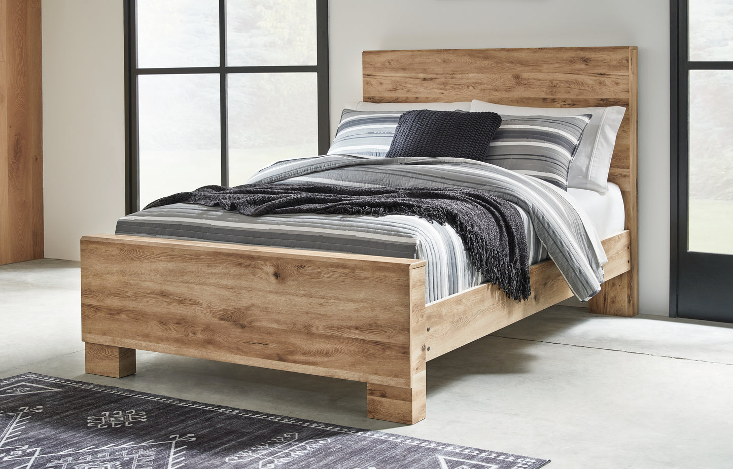 Hyanna Full Panel Bed