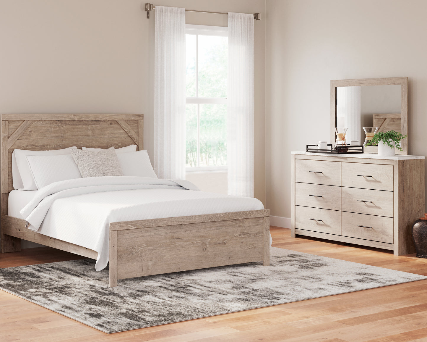 Senniberg Queen Panel Bed, Dresser and Mirror