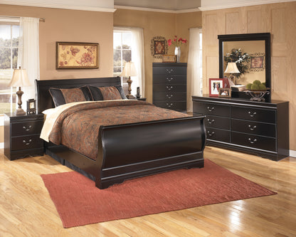 Huey Vineyard Queen Sleigh Bed, Dresser, Mirror, Chest, and 2 Nightstands