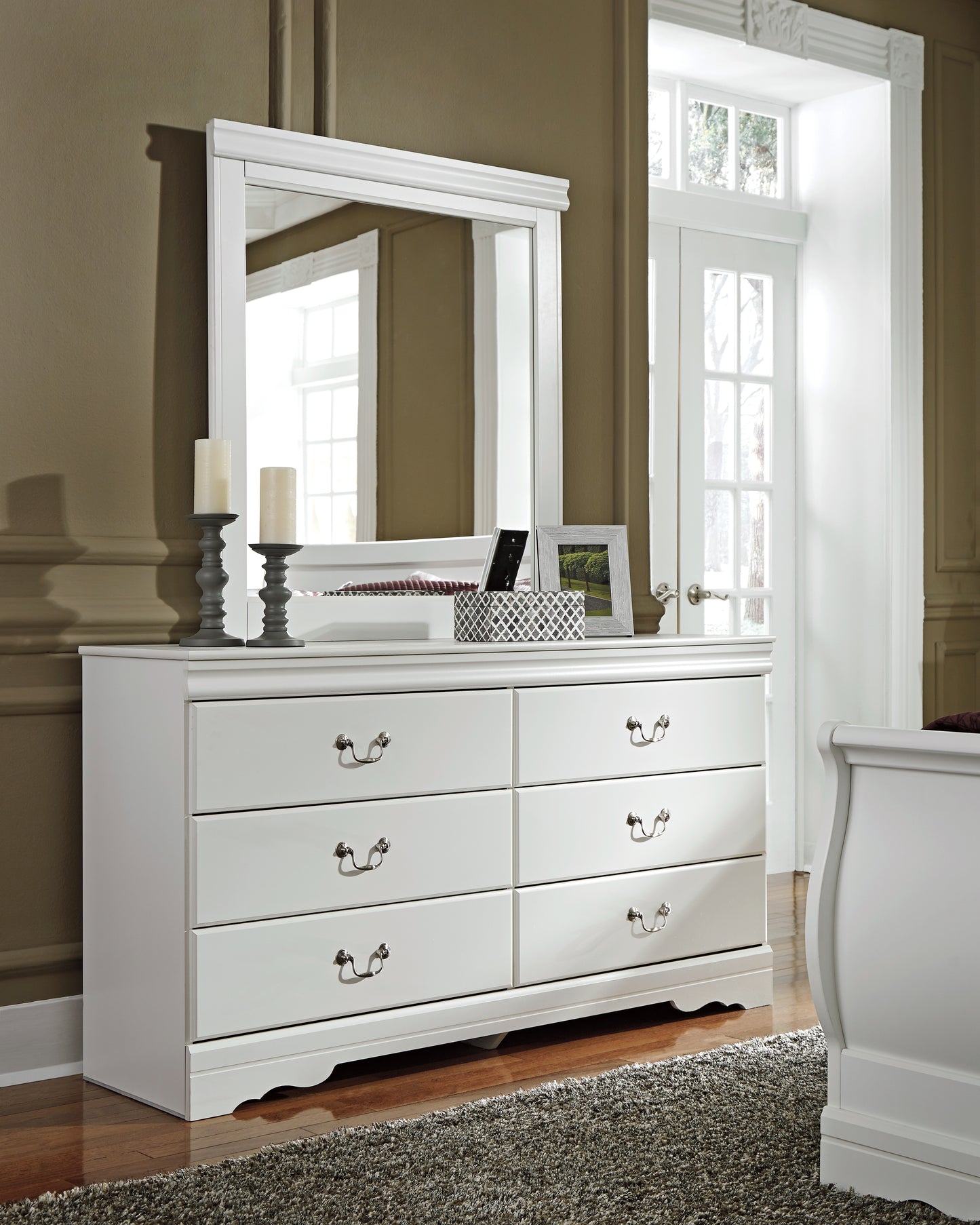 Anarasia Queen Sleigh Bed, Dresser, Mirror and 2 Nightstands