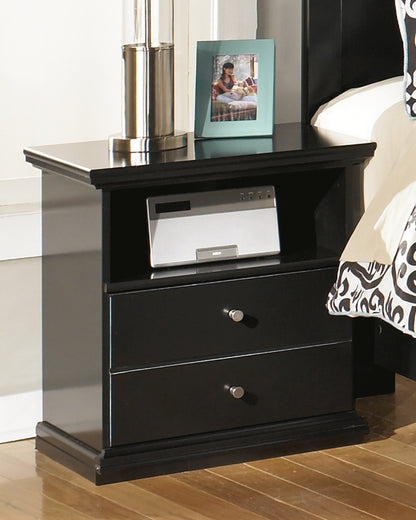 Maribel King Panel Bed and 2 Nightstands