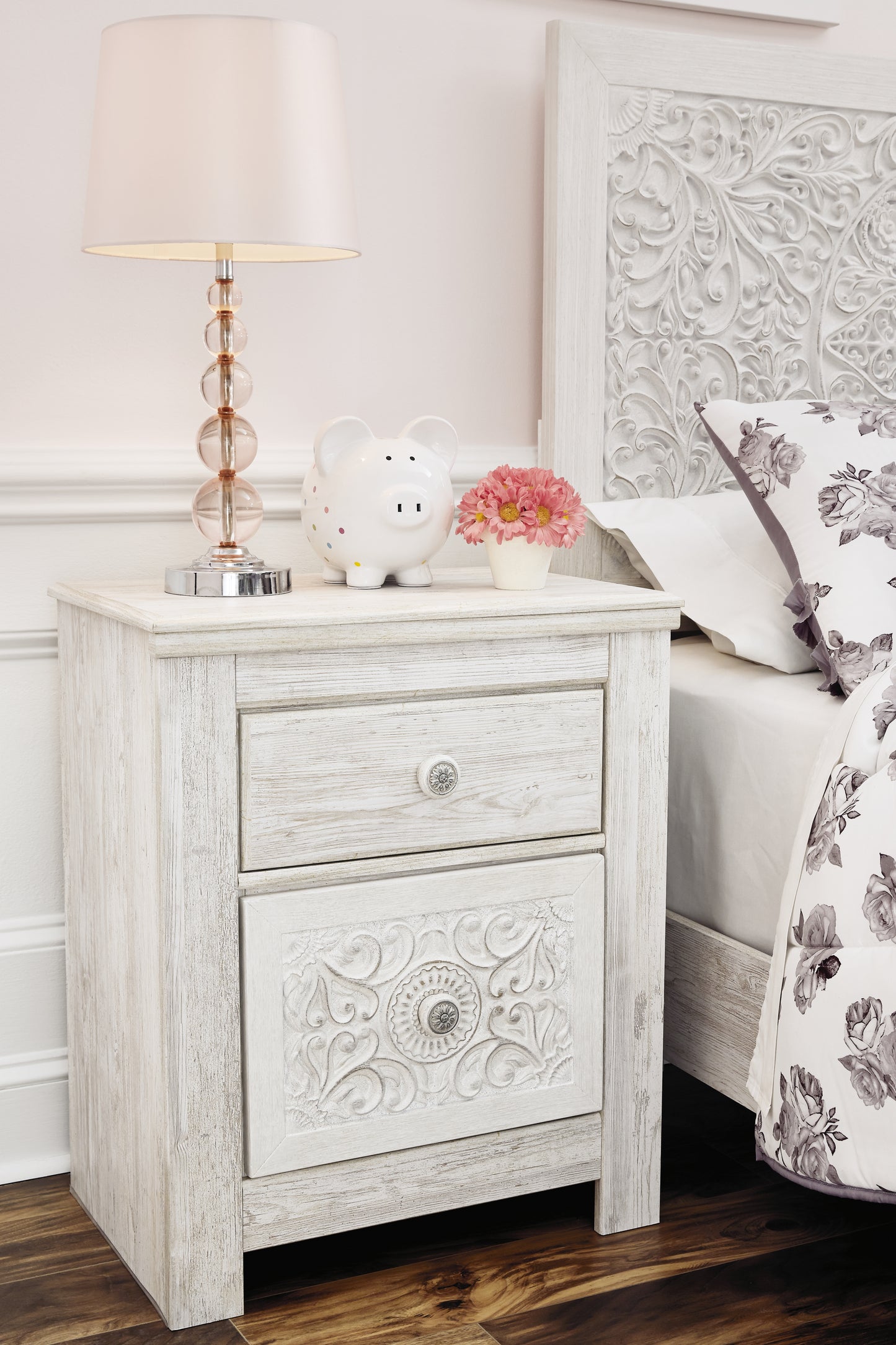 Paxberry Nightstand