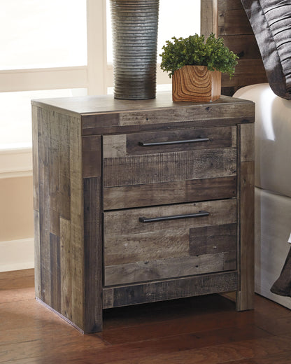 Derekson Queen Bed with Mirrored Dresser and Nightstand