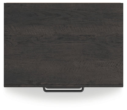 Hollivern Queen Panel Bed, Dresser, Mirror and Nightstand