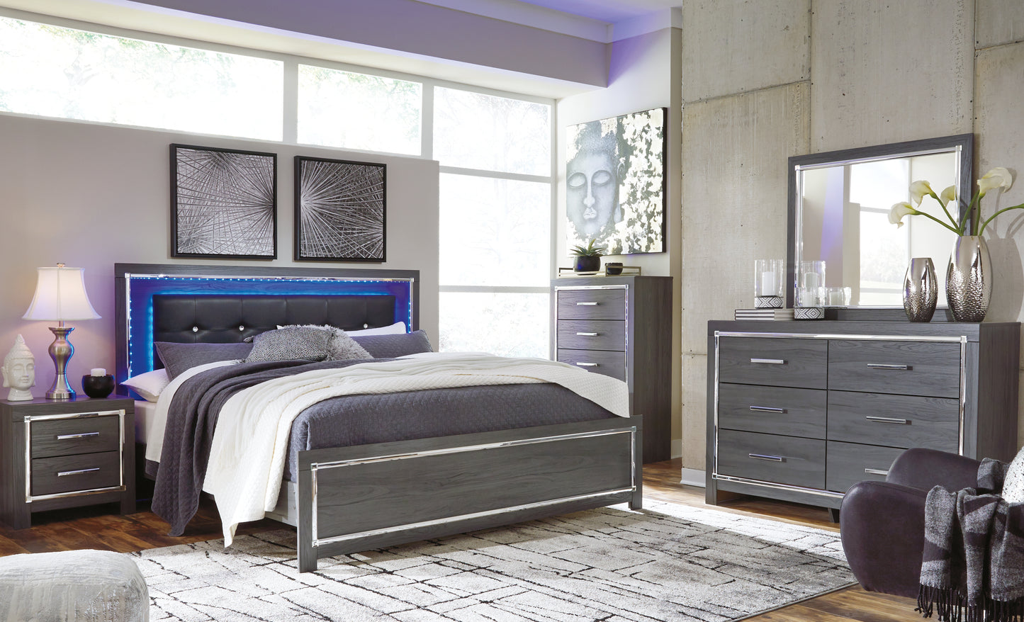 Lodanna King Panel Bed, Dresser, Mirror, Chest and 2 Nightstands