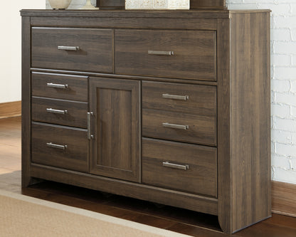 Juararo Queen Poster Bed, 2 Dressers, Mirror and 2 Nightstands