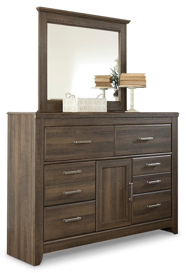 Juararo Queen Poster Bed with Mirrored Dresser and Nightstand