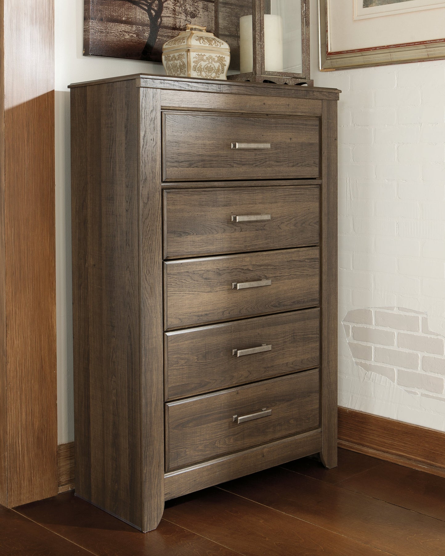 Juararo King Poster Bed, Dresser, Chest and Nightstand