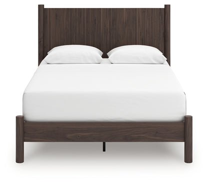 Pamytta Queen Panel Platform Bed, Dresser and Mirror