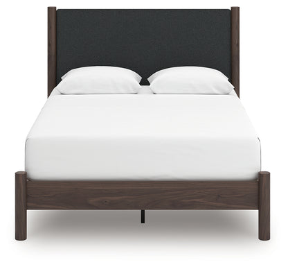 Pamytta Queen Upholstered Platform Bed, Dresser and Mirror