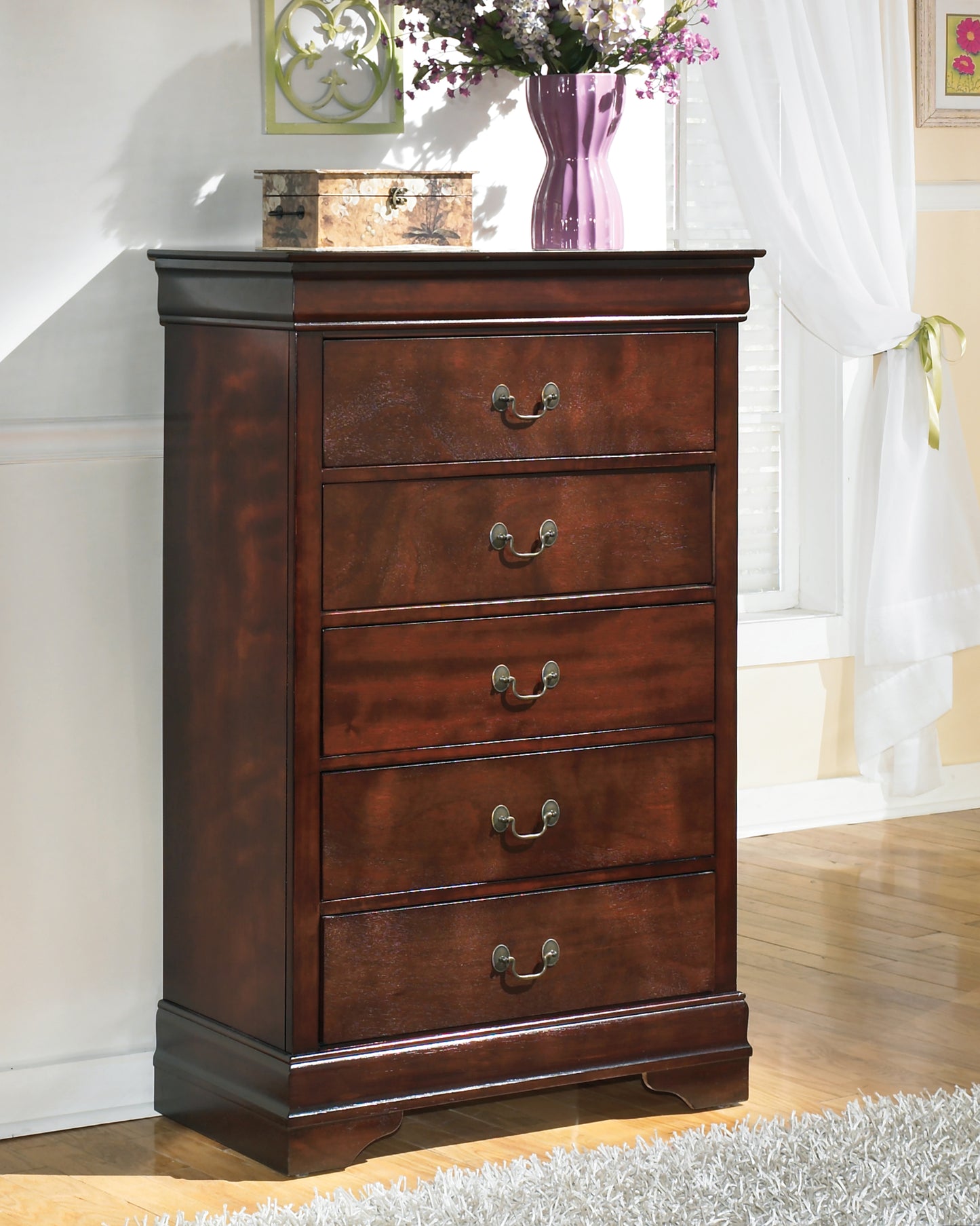 Alisdair Full Sleigh Bed and Chest