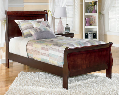 Alisdair Twin Sleigh Bed, 2 Dressers, Mirror and Nightstand
