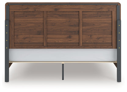 Fortlorn King Panel Bed and 2 Nightstands