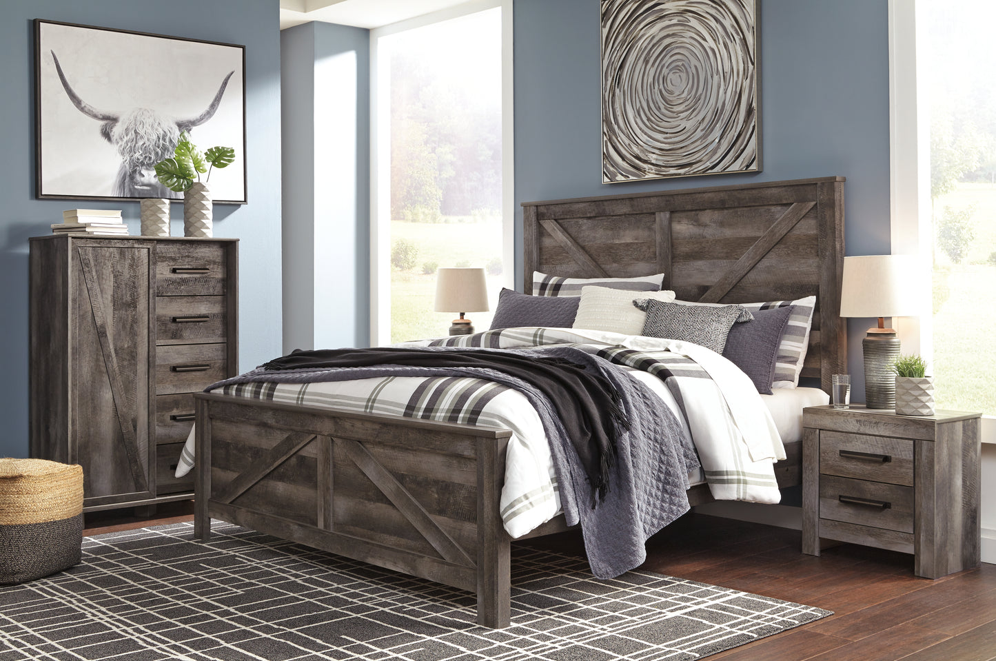 Wynnlow King Crossbuck Panel Bed