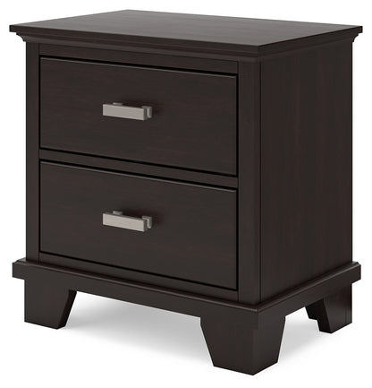 Covetown Queen Panel Bed and Nightstand