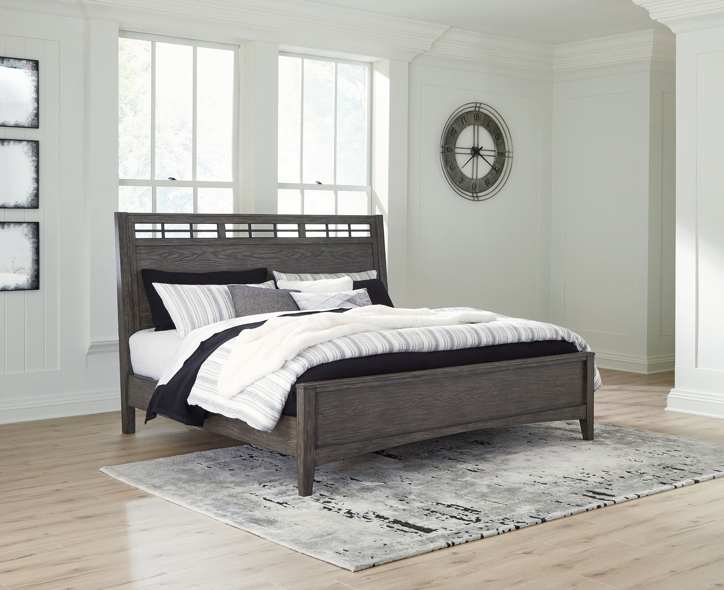 Montillan King Panel Bed