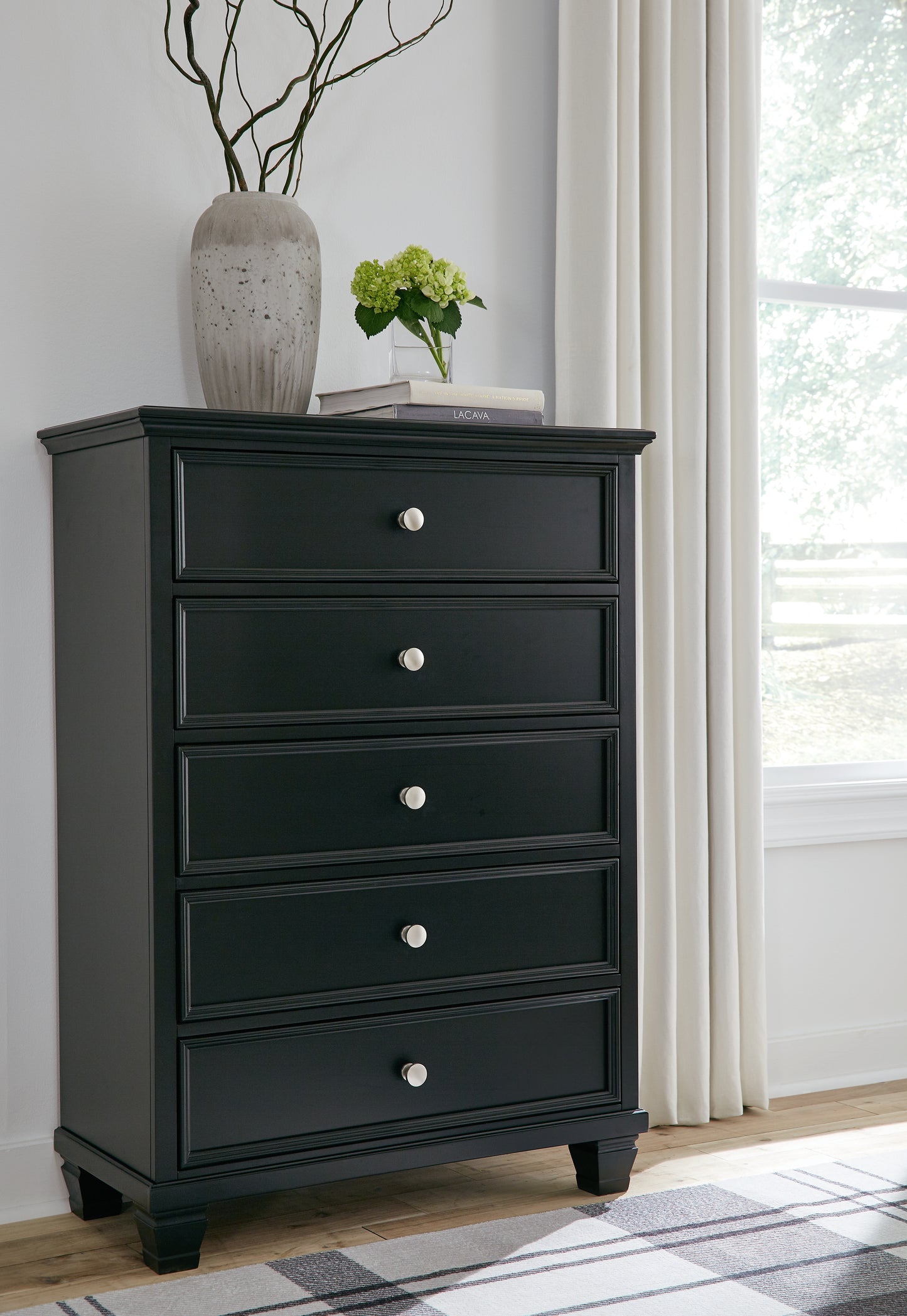 Lanolee King Panel Bed, Dresser, Mirror, Chest and 2 Nightstands