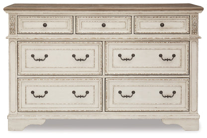 Realyn Queen Panel Bed, Dresser, Chest and 2 Nightstands